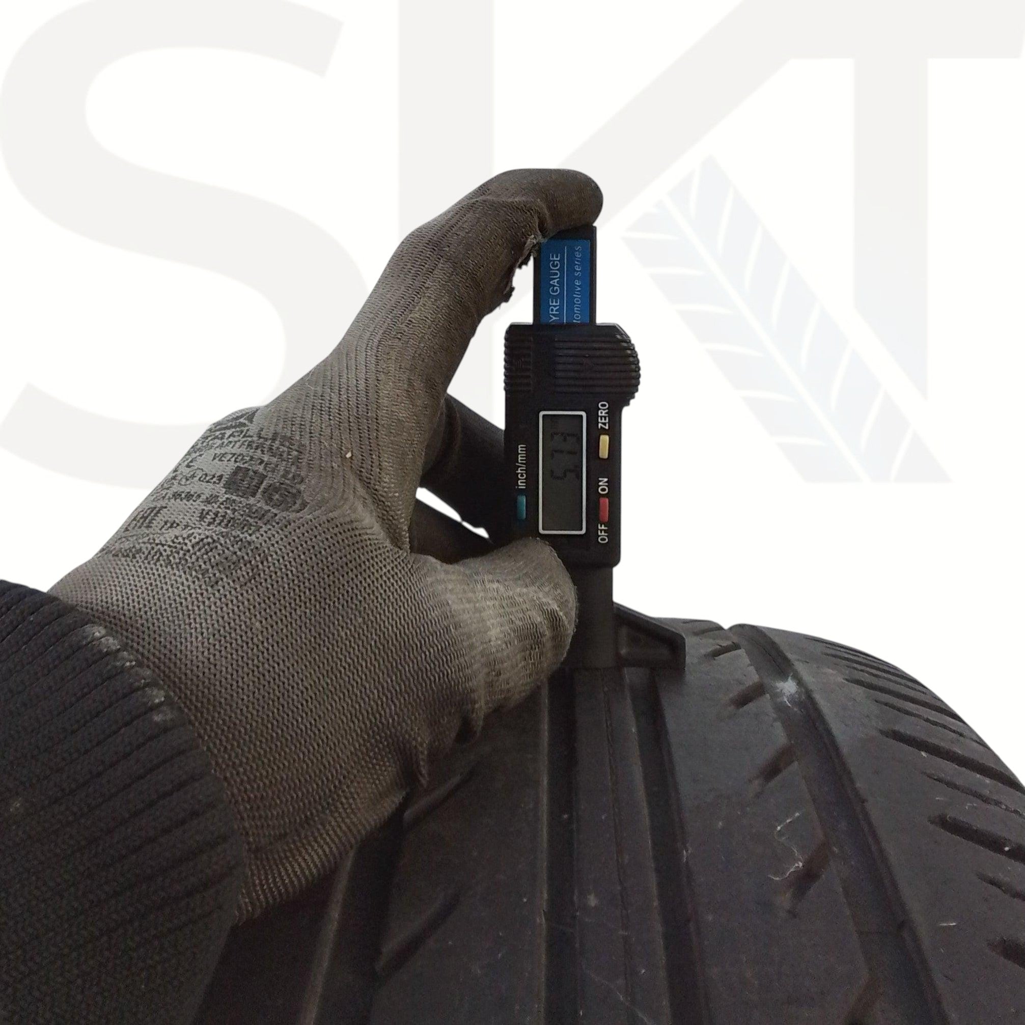 4 Goodyear 205/60 R16 Assurance Fuel Max 92V