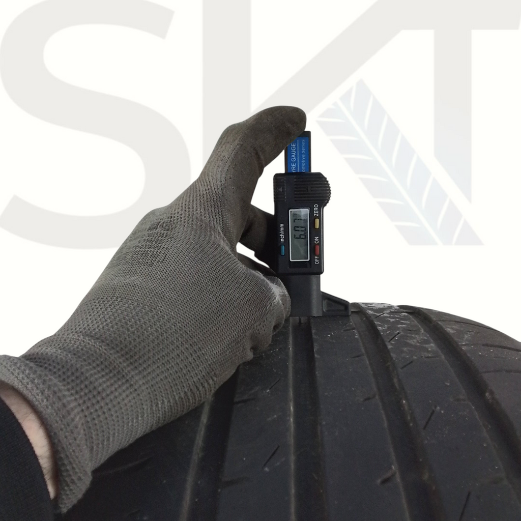 2 Maxxis Premitra 5 235 50 18 97V