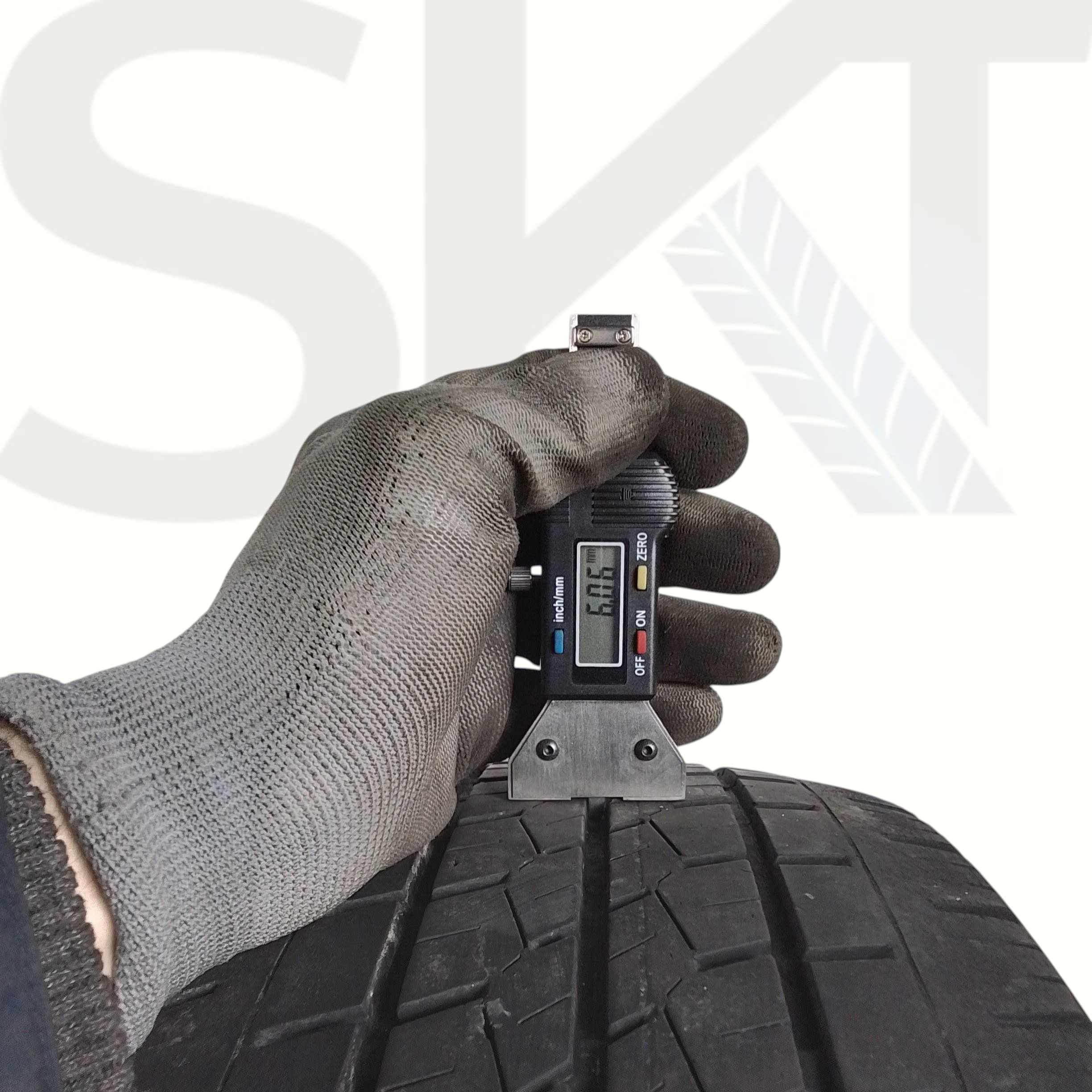 2 Bridgestone Duravis R660 215 65 15C 104/102T