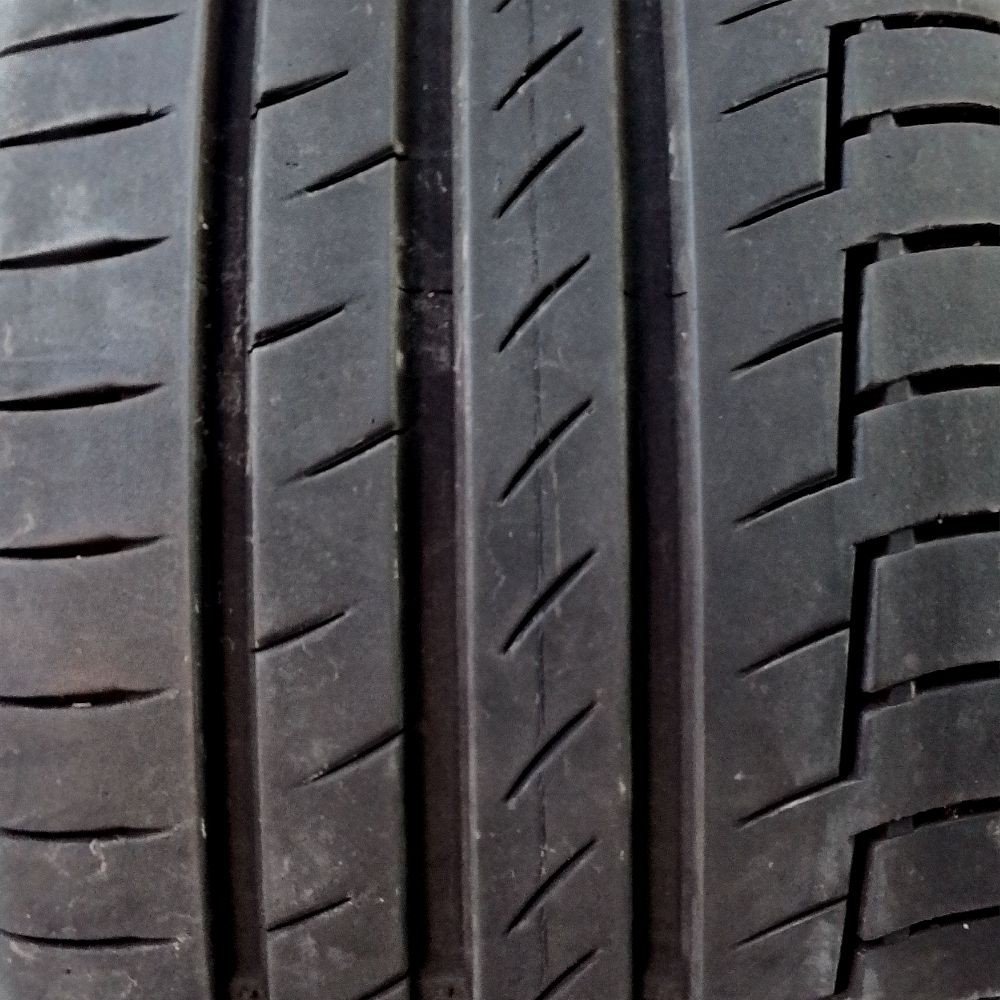 2 Continental PremiumContact 6 275 40 21 107Y
