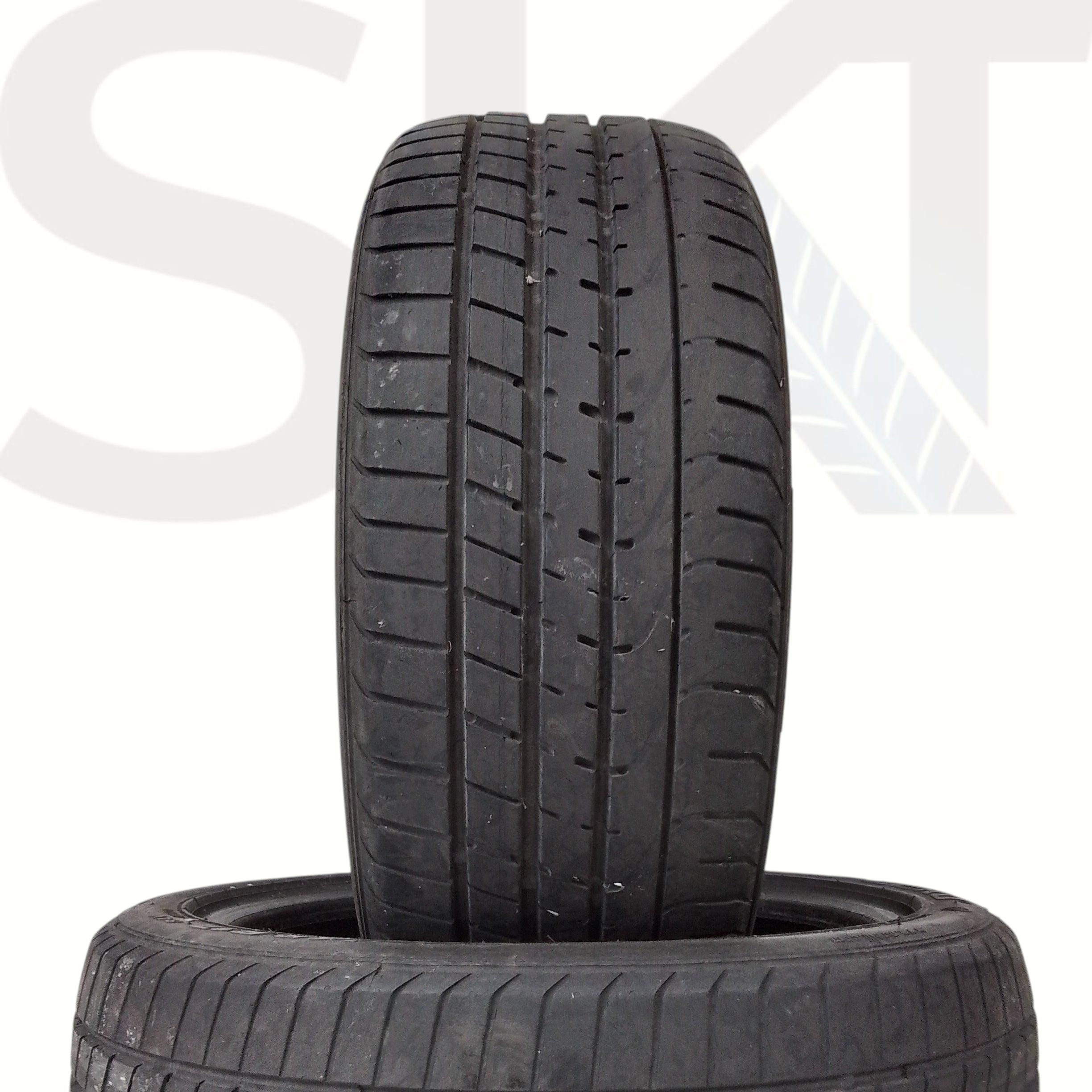 2 Pirelli Pzero 205 40 17 84W