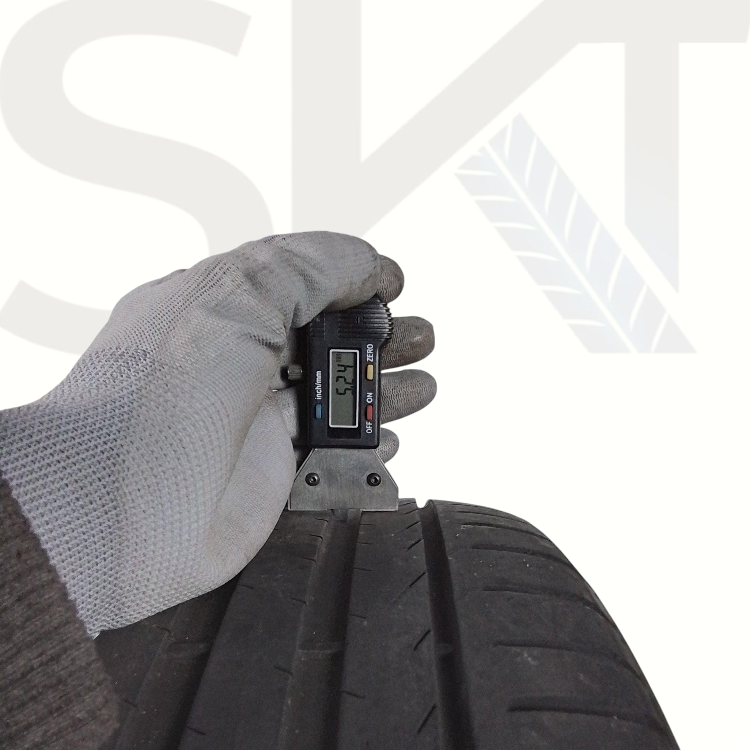 2 Pirelli Scorpion Tm 225 55 18 98H