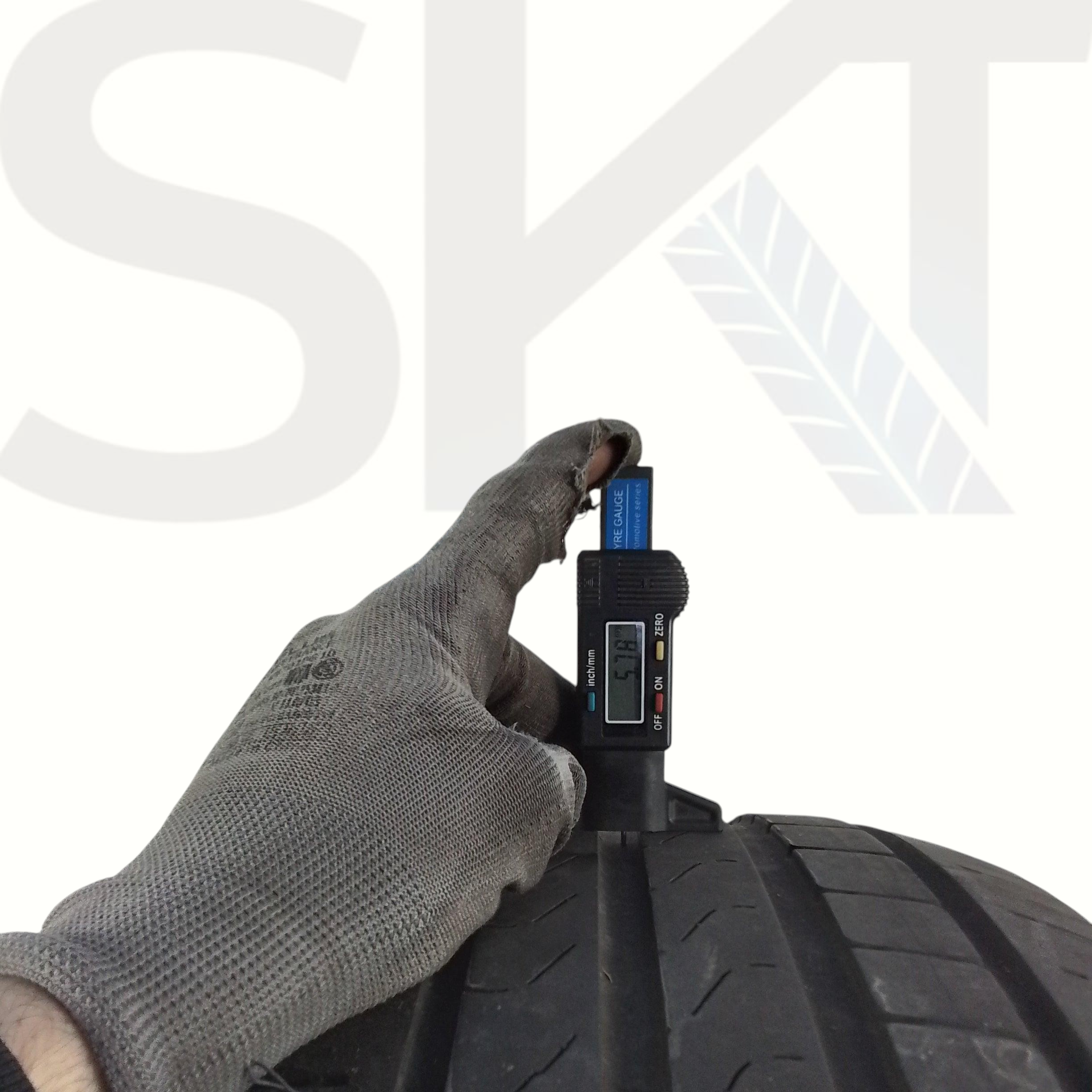 2 Pirelli Scorpion verde 235 60 17 102V