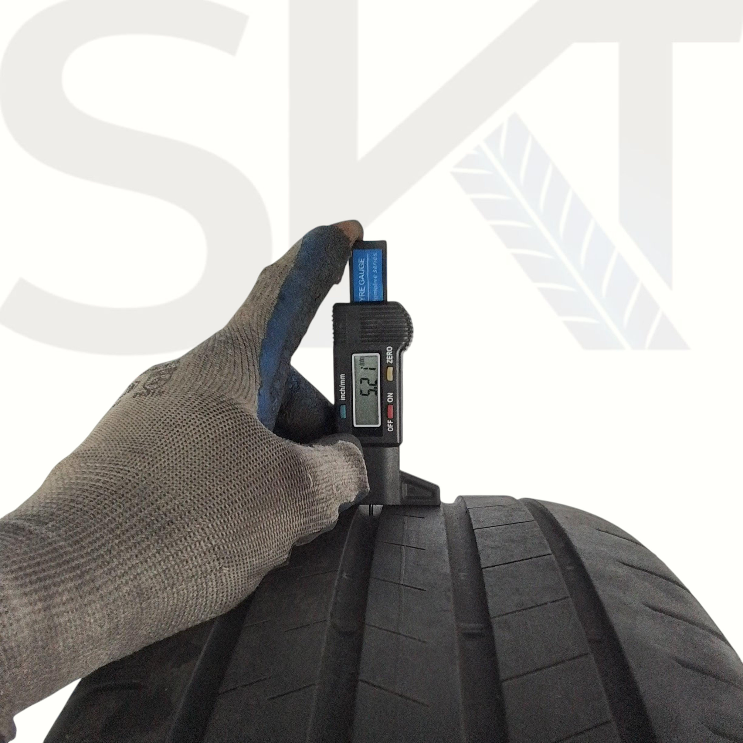4 Bridgestone Alenza rft 001 225 60 18 104W
