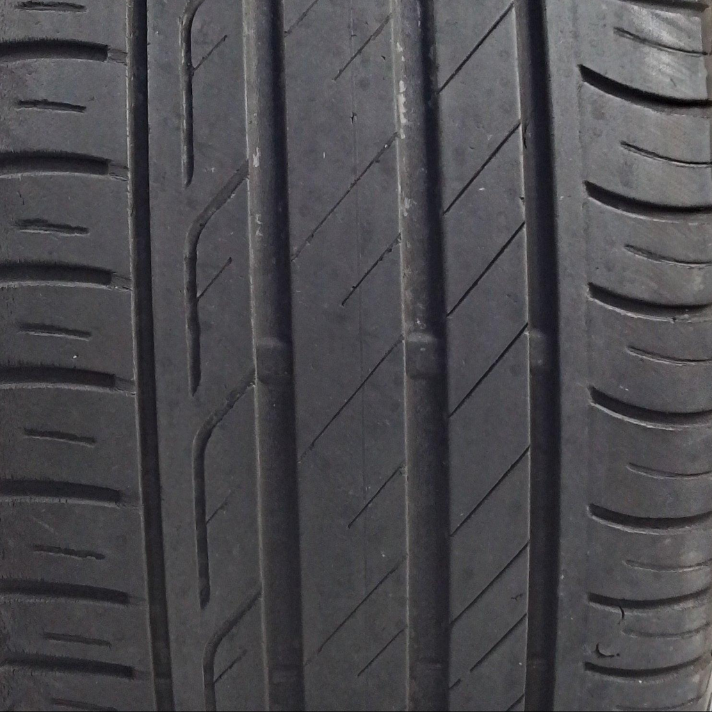 4 Bridgestone Turanza T001 225 55 18 98V